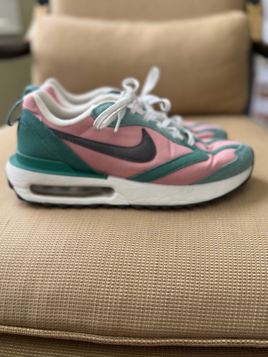 Nike Shoes - Nike Air Max Dawn  - US 8